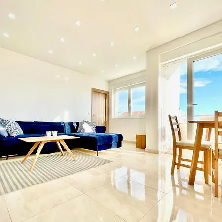 Luxury Sea View 100m From With Sunlit Terrace Okrug Gornji Salena
