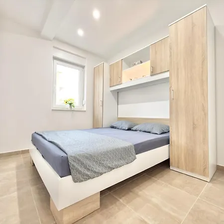 Apartamento Luxury Sea View 100m From With Sunlit Terrace Okrug Gornji Salena