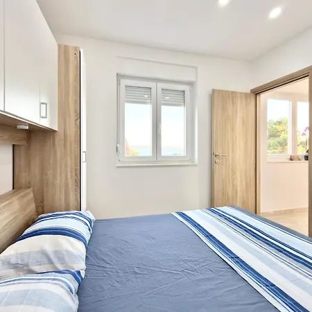 Apartamento Luxury Sea View 100m From With Sunlit Terrace Okrug Gornji Salena *