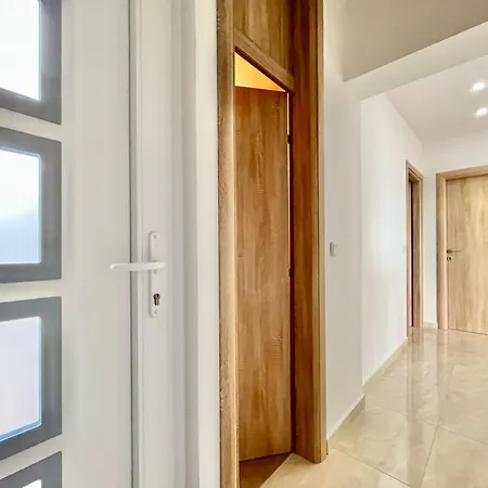 Luxury Sea View 100m From With Sunlit Terrace Okrug Gornji Salena 트로기르
