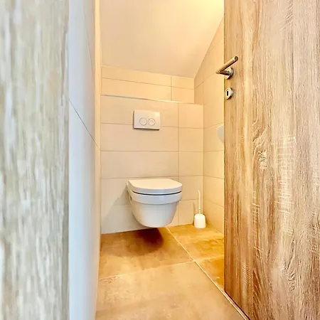 Apartamento Luxury Sea View 100m From With Sunlit Terrace Okrug Gornji Salena Trogir