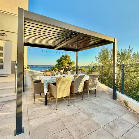 Apartamento Luxury Sea View 100m From With Sunlit Terrace Okrug Gornji Salena Trogir