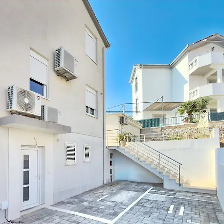 Luxury Sea View 100m From With Sunlit Terrace Okrug Gornji Salena Trogir