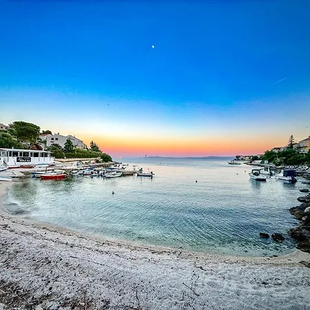 Luxury Sea View 100m From With Sunlit Terrace Okrug Gornji Salena