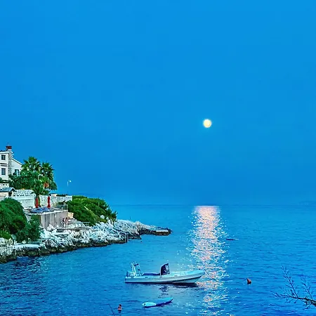 Apartamento Luxury Sea View 100m From With Sunlit Terrace Okrug Gornji Salena Trogir